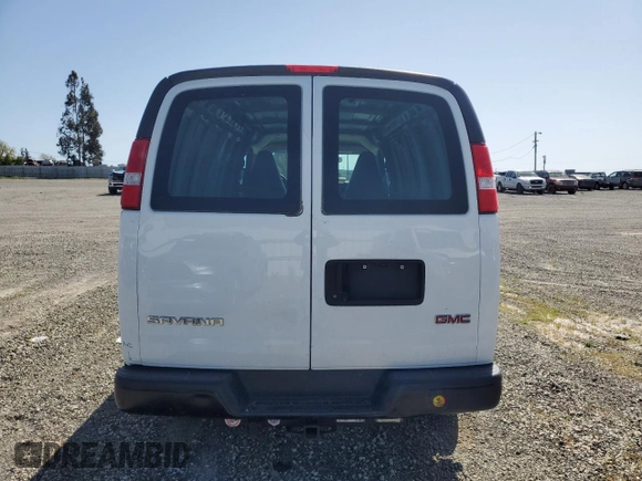 2019 GMC Savana Cargo z VIN 1GTW7AFG1K1246472, wystawiony jako Copart lot #47945425 z przebiegiem 67 493 mil mil oraz Szkody całkowita. Historia ofert i sprzedaży dostępna na DreamBid. Obrazek 6.