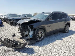 2019 Jeep Cherokee Latitude Plus z VIN 1C4PJLLB2KD296659, wystawiony jako Copart lot #79517904 z przebiegiem 99 245 mil mil oraz Szkoda całkowita • Salvage title. Historia ofert i sprzedaży dostępna na DreamBid. Obrazek 1.