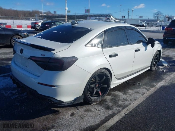 2022 Honda Civic Si with VIN 2HGFE1E55NH475153, listed as a IAAI auction lot 41269072 with 33,684 mi miles. Bid and sale history available at carsss.com. Image 4.