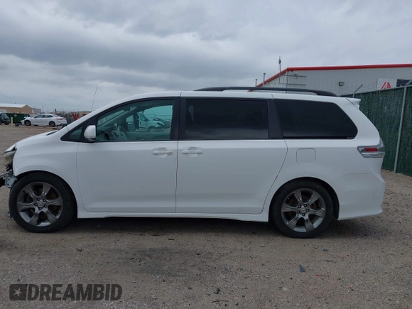 2011 Toyota Sienna SE with VIN 5TDXK3DC9BS158089, listed as a IAAI auction lot 41934896 with 177,219 mi miles. Bid and sale history available at carsss.com. Image 15.