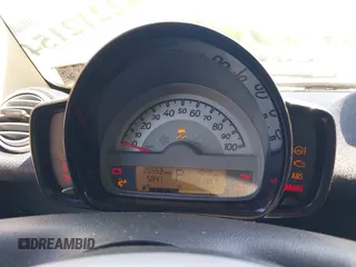 2015 Smart fortwo Passion with VIN WMEEJ3BAXFK810065, listed as a IAAI auction lot 42212154 with 20,553 mi miles and . Bid and sale history available at DreamBid. Image 7.