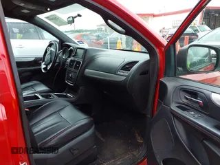 2014 Dodge Grand Caravan R/T with VIN 2C4RDGEG6ER430882, listed as a IAAI auction lot 42141909 with 98,042 mi miles and . Bid and sale history available at DreamBid. Image 5.