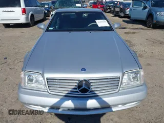 2001 Mercedes-Benz SL-Class with VIN WDBFA68F31F197746, listed as a IAAI auction lot 41493246 with 146,393 mi miles. Bid and sale history available at carsss.com. Image 6.