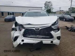 2022 Toyota Highlander XLE with VIN 5TDGZRBH0NS589020, listed as a Copart auction lot 62696015 with 36,131 mi miles and Salvage title. Bid and sale history available at DreamBid. Image 5.