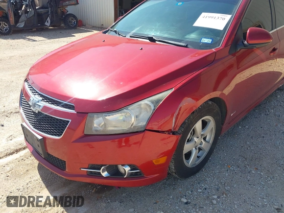 2014 Chevrolet Cruze 1LT z VIN 1G1PC5SB3E7237641, wystawiony jako IAAI lot #41991370 z przebiegiem 106 674 mil mil oraz . Historia ofert i sprzedaży dostępna na DreamBid. Obrazek 6.