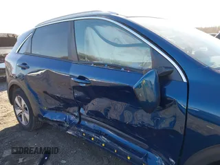 2017 Kia Niro LX with VIN KNDCB3LC7H5057440, listed as a IAAI auction lot 41639326 with 83,481 mi miles. Bid and sale history available at carsss.com. Image 6.