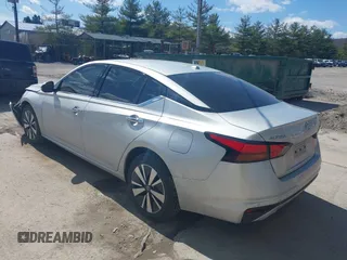 2020 Nissan Altima SV z VIN 1N4BL4DW1LC195914, wystawiony jako IAAI lot #41888061 z przebiegiem 81 376 mil mil oraz . Historia ofert i sprzedaży dostępna na DreamBid. Obrazek 3.