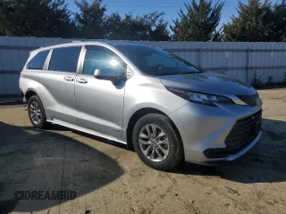 2021 Toyota Sienna LE with VIN 5TDKRKEC5MS031518, listed as a Copart auction lot 81597184 with 52,829 mi miles and Salvage Title. Bid and sale history available at carsss.com. Image 4.
