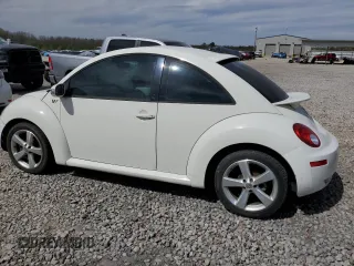 2008 Volkswagen New Beetle Coupe Triple White with VIN 3VWFW31CX8M518206, listed as a Copart auction lot 49158595 with 0 mi miles and Clean Title. Bid and sale history available at carsss.com. Image 2.