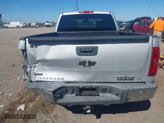 2011 Chevrolet Silverado 1500 LT with VIN 1GCRCSE0XBZ133317, listed as a IAAI auction lot 40613235 with 96,334 mi miles. Bid and sale history available at carsss.com. Image 16.