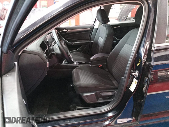 2024 Volkswagen Jetta S z VIN 3VW5M7BU1RM076143, wystawiony jako IAAI lot #42786512 z przebiegiem 30 201 mil mil oraz . Historia ofert i sprzedaży dostępna na DreamBid. Obrazek 30.
