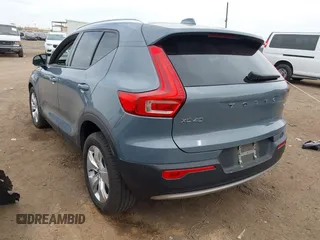 2021 Volvo XC40 Momentum with VIN YV4162UK3M2473571, listed as a IAAI auction lot 41718239 with 60,324 mi miles. Bid and sale history available at carsss.com. Image 3.