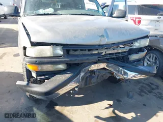 2000 Chevrolet Silverado 1500 LT with VIN 1GCEK19T2YE366690, listed as a IAAI auction lot 41419384 with 266,873 mi miles. Bid and sale history available at carsss.com. Image 6.