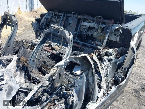 2018 Ford F-250 XL with VIN 1FT7W2BT3JEB60474, listed as a IAAI auction lot 42583388 with Not provided miles and . Bid and sale history available at DreamBid. Image 12.