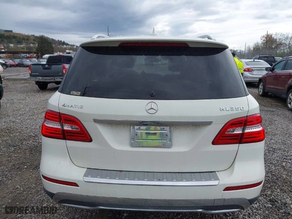 2012 Mercedes-Benz M-Class ML 350 with VIN 4JGDA5HB4CA091821, listed as a IAAI auction lot 41930636 with 152,134 mi miles. Bid and sale history available at carsss.com. Image 16.