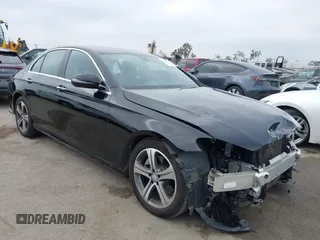 2019 Mercedes-Benz E 300 z VIN WDDZF4JB0KA639270, wystawiony jako IAAI lot #42163711 z przebiegiem 59 388 mil mil oraz . Historia ofert i sprzedaży dostępna na DreamBid. Obrazek 1.
