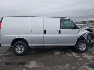 2018 Chevrolet Express Cargo Van with VIN 1GCWGAFG4J1272563, listed as a IAAI auction lot 41107558 with 1 mi miles. Bid and sale history available at carsss.com. Image 12.