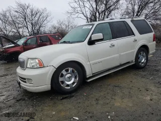 2006 Lincoln Navigator Luxury with VIN 5LMFU28526LJ16522, listed as a Copart auction lot 44016095 with 67,221 mi miles and Salvage Title. Bid and sale history available at carsss.com. Image 1.