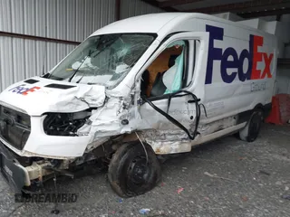 2020 Ford Transit Cargo z VIN 1FTBR1C83LKB20325, wystawiony jako IAAI lot #42316284 z przebiegiem 248 734 mil mil oraz . Historia ofert i sprzedaży dostępna na DreamBid. Obrazek 17.
