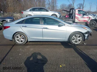 2013 Hyundai Sonata SE with VIN 5NPEC4AC3DH639723, listed as a IAAI auction lot 41512518 with 111,731 mi miles. Bid and sale history available at carsss.com. Image 13.