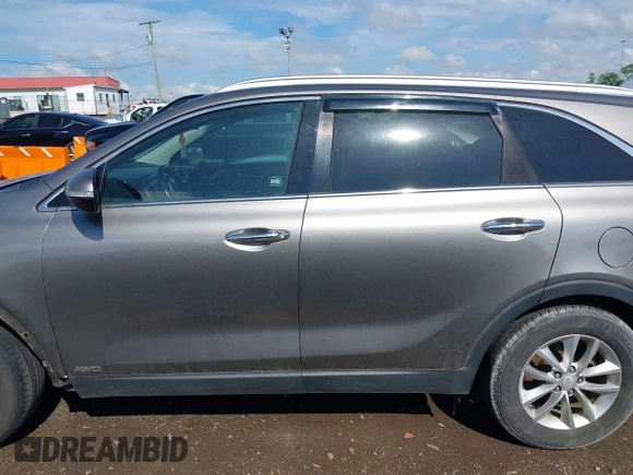 2016 Kia Sorento LX with VIN 5XYPGDA33GG136850, listed as a IAAI auction lot 42030317 with 120,798 mi miles and . Bid and sale history available at DreamBid. Image 14.