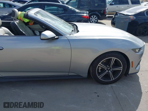 2024 Ford Mustang EcoBoost z VIN 1FAGP8UH4R5125341, wystawiony jako IAAI lot #42576486 z przebiegiem 28 145 mil mil oraz . Historia ofert i sprzedaży dostępna na DreamBid. Obrazek 14.