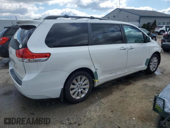 2011 Toyota Sienna XLE z VIN 5TDDK3DC1BS005600, wystawiony jako Copart lot #57795425 z przebiegiem 176 883 mil mil oraz Szkoda całkowita • Salvage title. Historia ofert i sprzedaży dostępna na DreamBid. Obrazek 3.