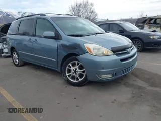2005 Toyota Sienna XLE with VIN 5TDBA22CX5S039921, listed as a IAAI auction lot 41812339 with 245,111 mi miles. Bid and sale history available at carsss.com. Image 1.