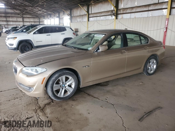 2012 BMW 5 Series 528i z VIN WBAXG5C50CDW85402, wystawiony jako Copart lot #56909125 z przebiegiem Nie podano mil oraz Czysty tytuł • Clean title. Historia ofert i sprzedaży dostępna na DreamBid. Obrazek 1.