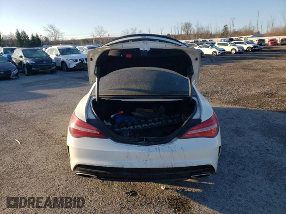 2018 Mercedes-Benz CLA 250 z VIN WDDSJ4GB6JN596858, wystawiony jako Copart lot #49793815 z przebiegiem Nie podano mil oraz Szkody całkowita. Historia ofert i sprzedaży dostępna na DreamBid. Obrazek 6.