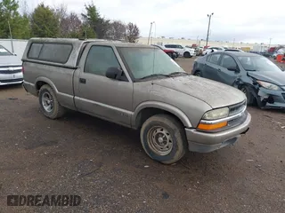 1998 Chevrolet S-10 with VIN 1GCCS1444WK249330, listed as a IAAI auction lot 41092372 with 1 mi miles. Bid and sale history available at carsss.com. Image 1.