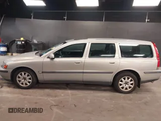 2001 Volvo V70 с VIN YV1SW61R611109527, выставлен на аукционе IAAI как лот 40925226 с пробегом 126 004 миль миль и . История ставок и продаж доступна на DreamBid. Изображение 14.