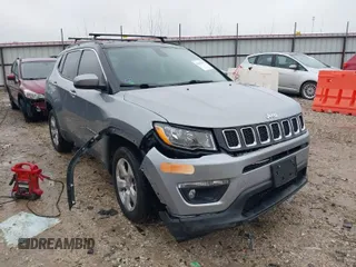 2018 Jeep Compass Latitude z VIN 3C4NJDBB6JT434968, wystawiony jako IAAI lot #41432817 z przebiegiem 48 318 mil mil oraz . Historia ofert i sprzedaży dostępna na DreamBid. Obrazek 1.