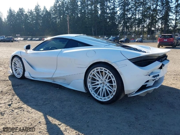 2018 McLaren 720S with VIN SBM14DCA1JW000891, listed as a IAAI auction lot 41431972 with 23,724 mi miles. Bid and sale history available at carsss.com. Image 3.