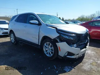 2022 Chevrolet Equinox LT with VIN 3GNAXKEVXNL261573, listed as a IAAI auction lot 41964423 with 45,648 mi miles. Bid and sale history available at carsss.com. Image 1.