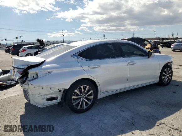 2021 Lexus ES with VIN 58ACA1C10MU009840, listed as a Copart auction lot 71787894 with 32,940 mi miles and Salvage Title. Bid and sale history available at carsss.com. Image 3.