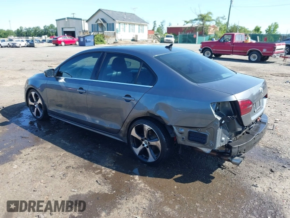 2011 Volkswagen Jetta SEL с VIN 3VWLZ7AJ9BM376079, выставлен на аукционе IAAI как лот 42388381 с пробегом 190 000 миль миль и . История ставок и продаж доступна на DreamBid. Изображение 3.