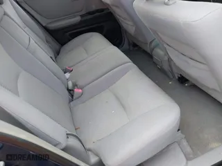 2005 Toyota Highlander with VIN JTEEP21A050106133, listed as a IAAI auction lot 42010624 with 204,191 mi miles. Bid and sale history available at carsss.com. Image 8.