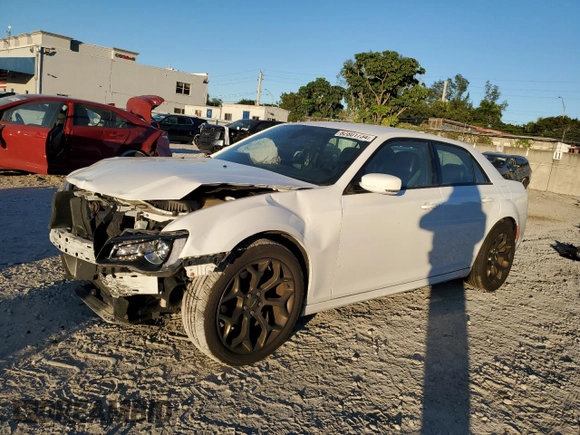 2017 Chrysler 300 S Alloy Edition with VIN 2C3CCABG1HH506601, listed as a Copart auction lot 82801734 with 77,292 mi miles and Salvage Title. Bid and sale history available at DreamBid. Image 1.