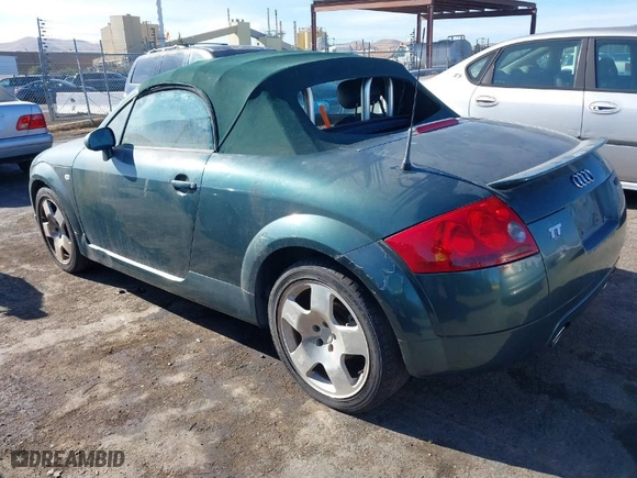 2001 Audi TT with VIN TRUUT28N311012133, listed as a IAAI auction lot 40853772 with 181,316 mi miles. Bid and sale history available at carsss.com. Image 3.