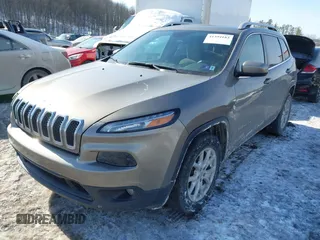 2018 Jeep Cherokee Latitude z VIN 1C4PJMCX2JD570426, wystawiony jako IAAI lot #41394183 z przebiegiem 182 419 mil mil oraz . Historia ofert i sprzedaży dostępna na DreamBid. Obrazek 2.