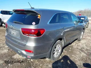 2019 Kia Sorento L with VIN 5XYPG4A34KG533606, listed as a IAAI auction lot 41358658 with 66,232 mi miles. Bid and sale history available at carsss.com. Image 4.