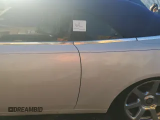 2018 Rolls-Royce Dawn z VIN SCA666D5XJU107625, wystawiony jako Copart lot #84906594 z przebiegiem Nie podano mil oraz Nie do naprawy. Historia ofert i sprzedaży dostępna na DreamBid. Obrazek 12.