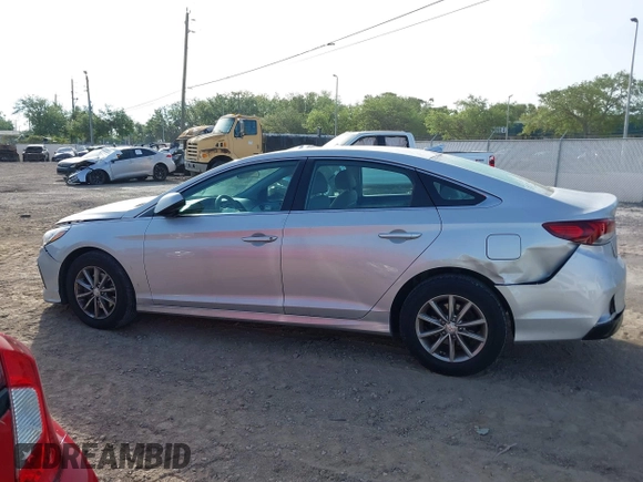 2019 Hyundai Sonata SE with VIN 5NPE24AF9KH771640, listed as a IAAI auction lot 41886677 with 151,909 mi miles and . Bid and sale history available at carsss.com. Image 14.