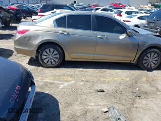 2008 Honda Accord LX z VIN JHMCP263X8C029598, wystawiony jako IAAI lot #41764306 z przebiegiem 183 851 mil mil oraz . Historia ofert i sprzedaży dostępna na DreamBid. Obrazek 13.