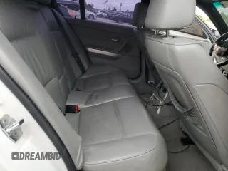 2007 BMW 3 Series 335i z VIN WBAVB73537PA85241, wystawiony jako Copart lot #57477645 z przebiegiem Nie podano mil oraz Czysty tytuł • Clean title. Historia ofert i sprzedaży dostępna na DreamBid. Obrazek 10.