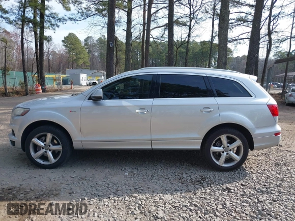 2015 Audi Q7 3.0T S line Prestige with VIN WA1DGAFE9FD001990, listed as a IAAI auction lot 41704132 with 108,118 mi miles. Bid and sale history available at carsss.com. Image 14.