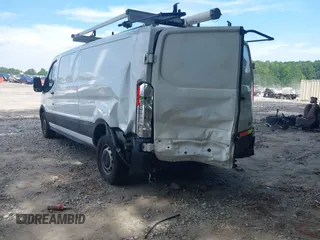 2023 Ford Transit Cargo z VIN 1FTYE1Y82PKA83403, wystawiony jako IAAI lot #42621450 z przebiegiem 44 617 mil mil oraz . Historia ofert i sprzedaży dostępna na DreamBid. Obrazek 3.