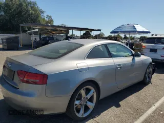 2011 Audi A5 Premium Plus z VIN WAULFAFR9BA049683, wystawiony jako Copart lot #56586245 z przebiegiem 49 133 mil mil oraz Szkoda całkowita • Salvage title. Historia ofert i sprzedaży dostępna na DreamBid. Obrazek 3.