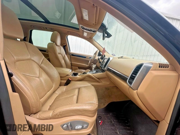 2014 Porsche Cayenne with VIN WP1AA2A25ELA97360, listed as a Copart auction lot 59060675 with 181,114 mi miles and Clean title. Bid and sale history available at DreamBid. Image 5.